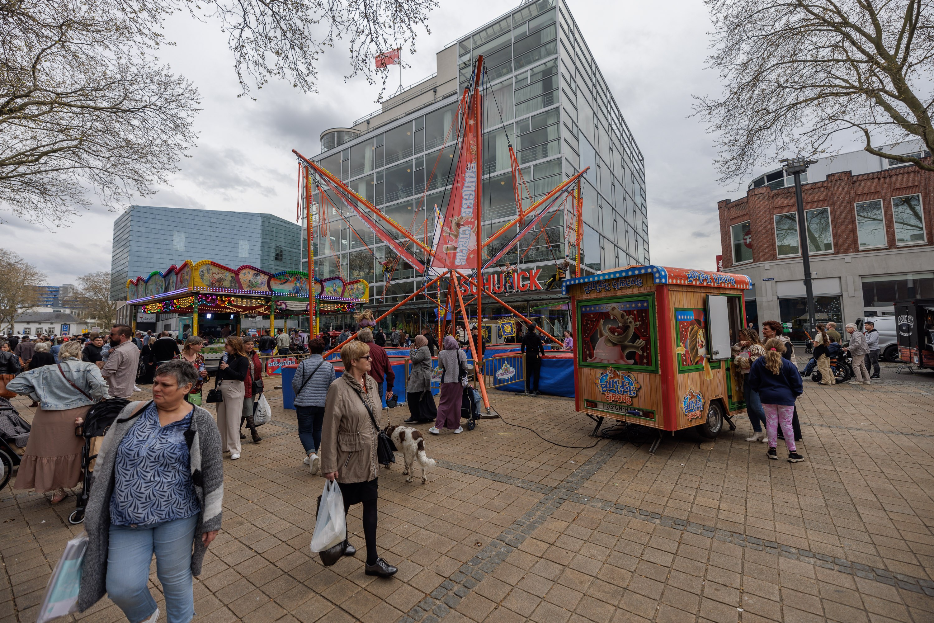 D'r Heëlesje Joarmaat | foto: Luc Lodder