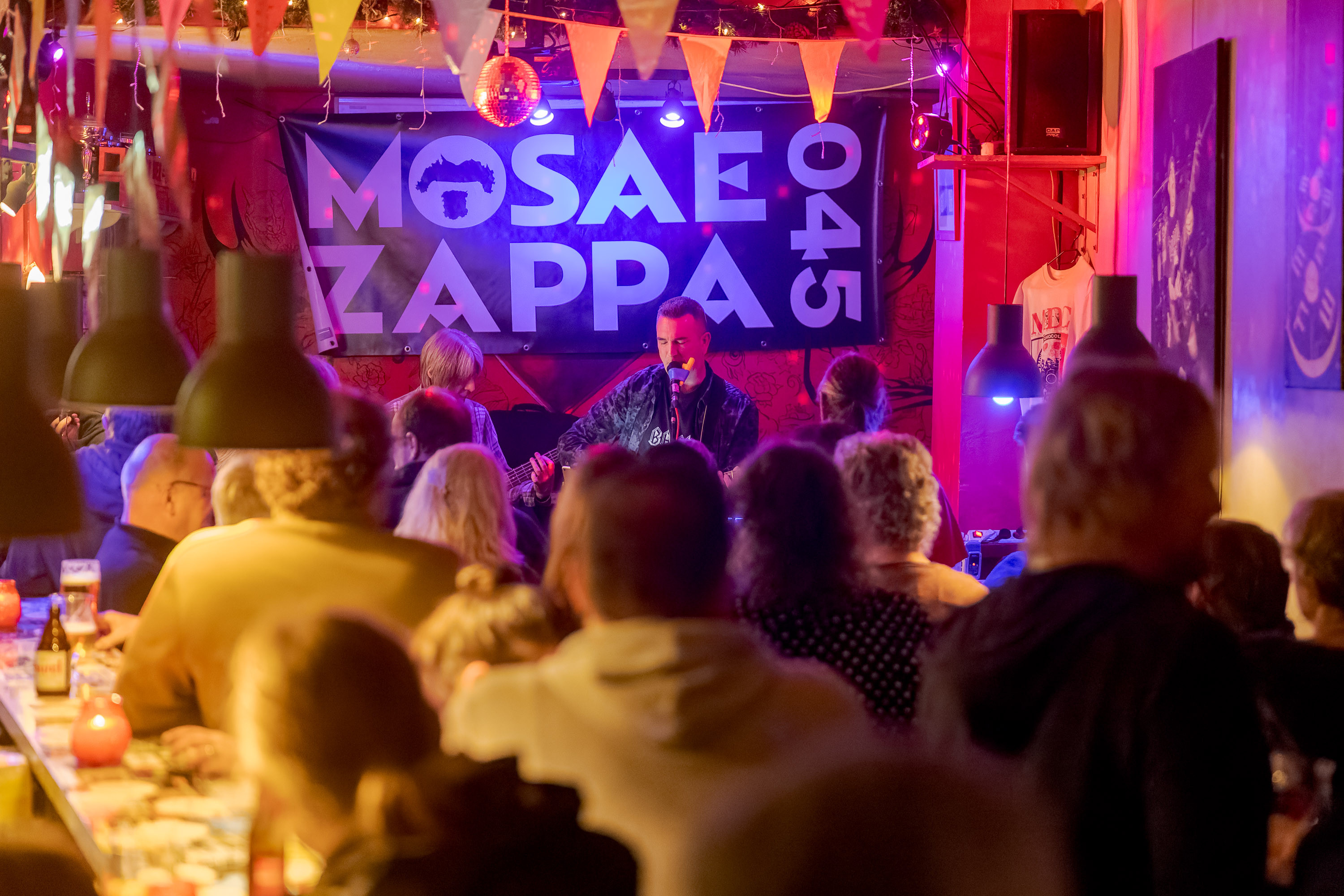 Mosae Zappa 25 november Café Bluff foto Luc Lodder 24