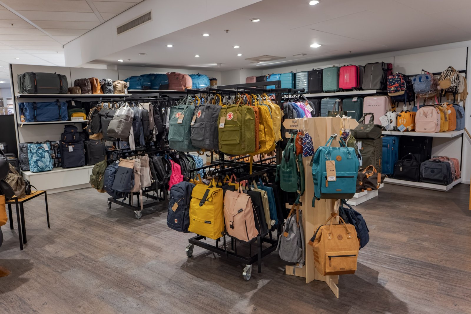 vanos tassen en koffers