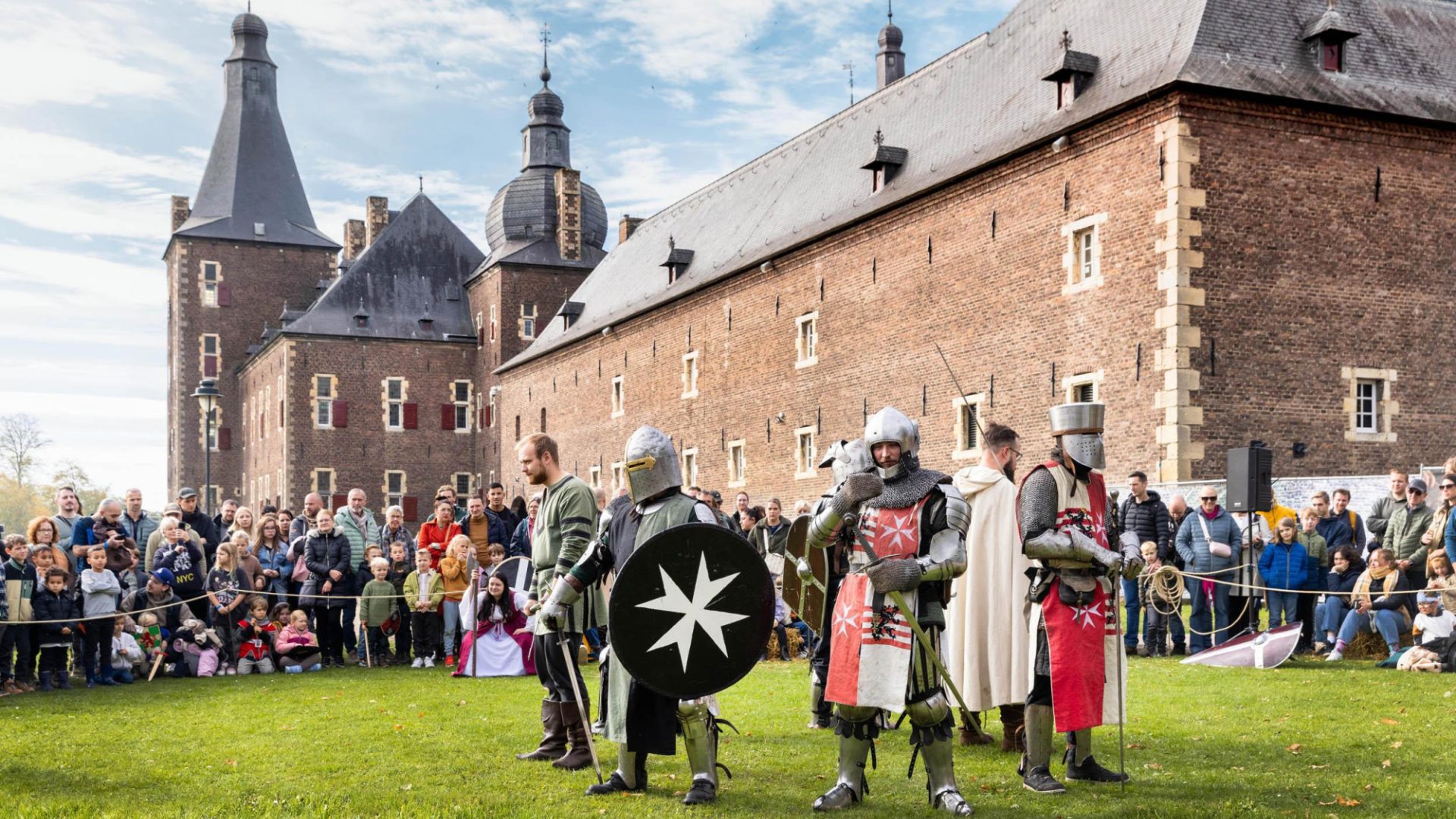 Ontmoet de Ridders van de Heerlijkheid Hoensbroek